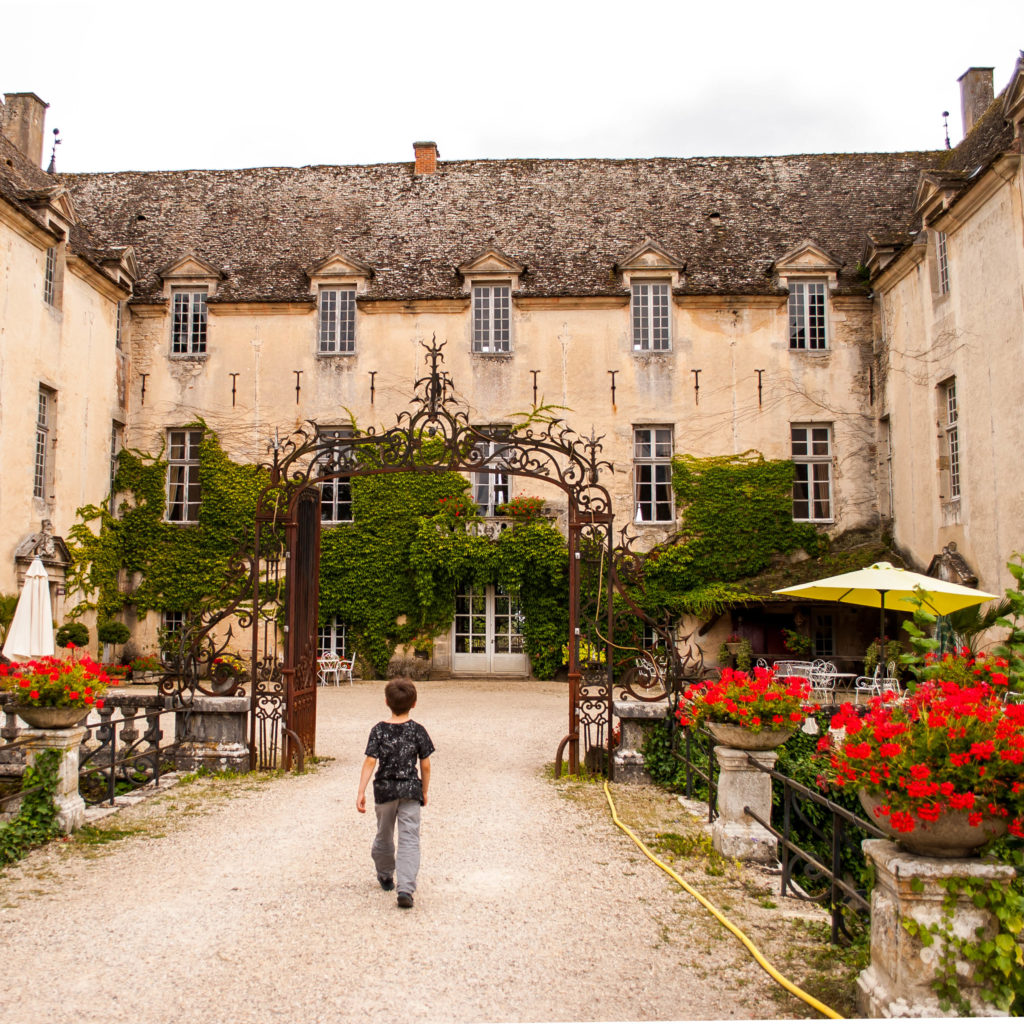 Gorgeous courtyard at the main building of Château de Savigny-les-Beaune