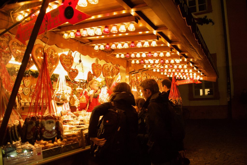 Heading from Frankfurt to Heidelberg to visit the Christmas market? Here are a few ways to do that.