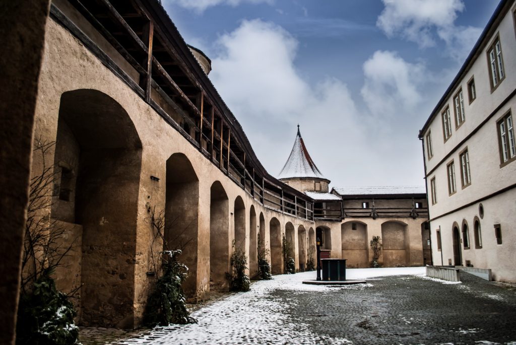 The Kloster Großcomburg satisfies that Rothenburg requirements without the busloads of tourists. 